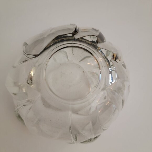 Vintage Style Pressed Glass Bowl with Raised Tulip Floral Design Clear Heavy Gla - Picture 4 of 6
